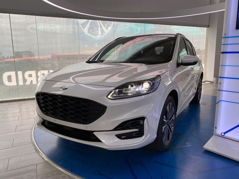 Usado Ford Kuga ST-Line 225 CV (165 kW) 2023 Blanco SUV