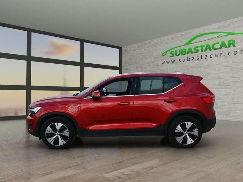 Rojo Usado 2021 Volvo XC40 Inscription SUV | 18.347 € - Imagen 1/4