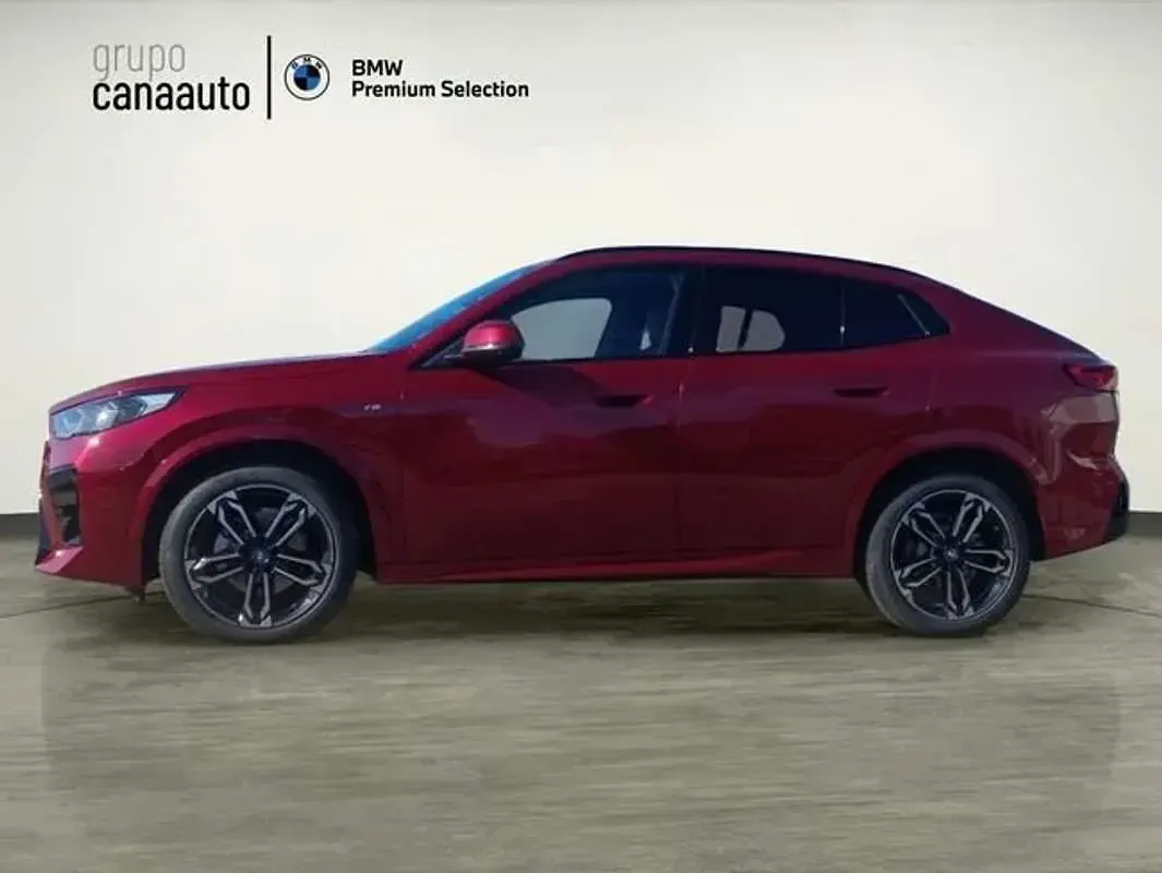 Occasion BMW iX2 Comfort Edition 150 kW (204 PK) 2025 Rood SUV
