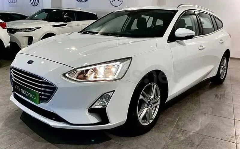 Usado Ford Focus Trend 120 CV (88 kW) 2022 Blanco Familiar