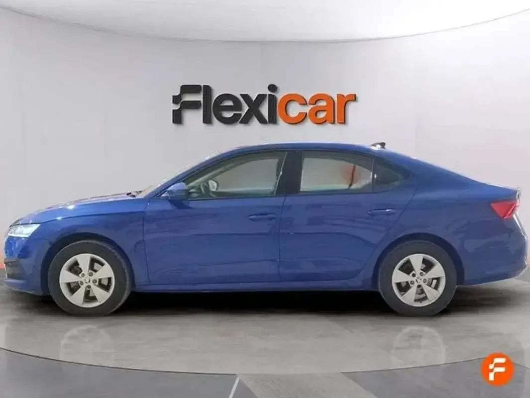 Usado Skoda Octavia Active 116 CV (85 kW) 2022 Azul Berlina