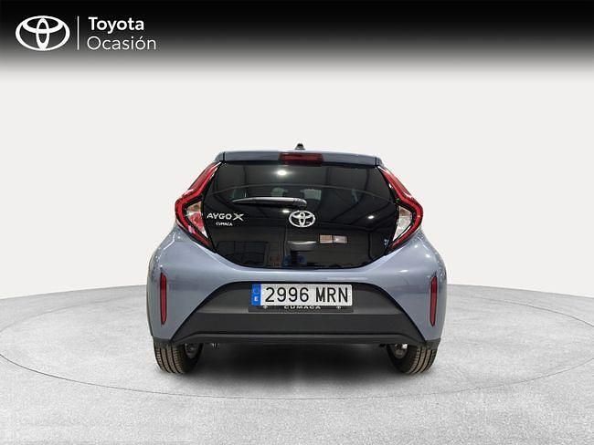 Usado Toyota Aygo X Play 72 CV (52 kW) 2024 Gris / plata SUV