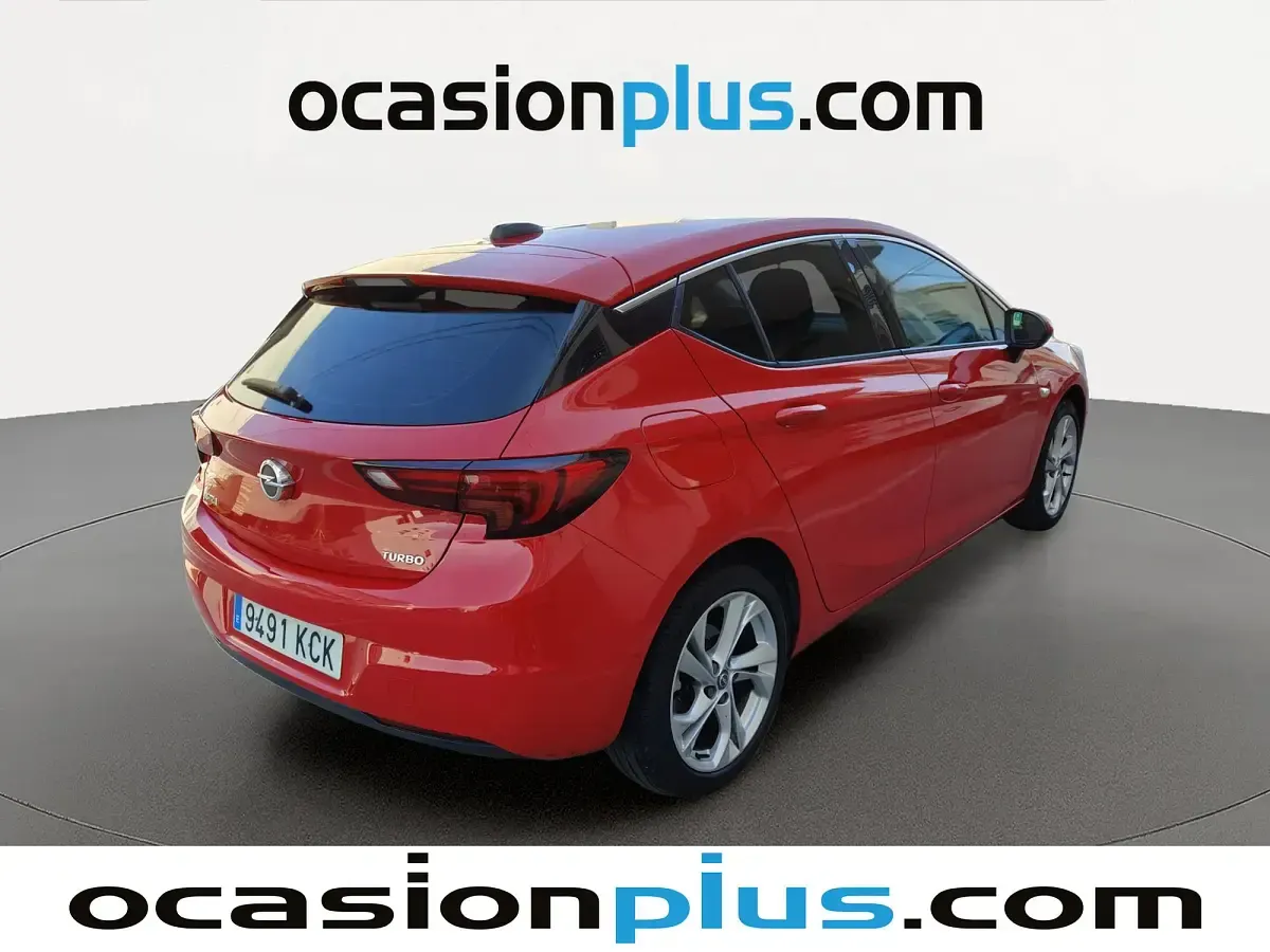 Usado Opel Astra Dynamic 125 CV (91 kW) 2017 Rojo Utilitario