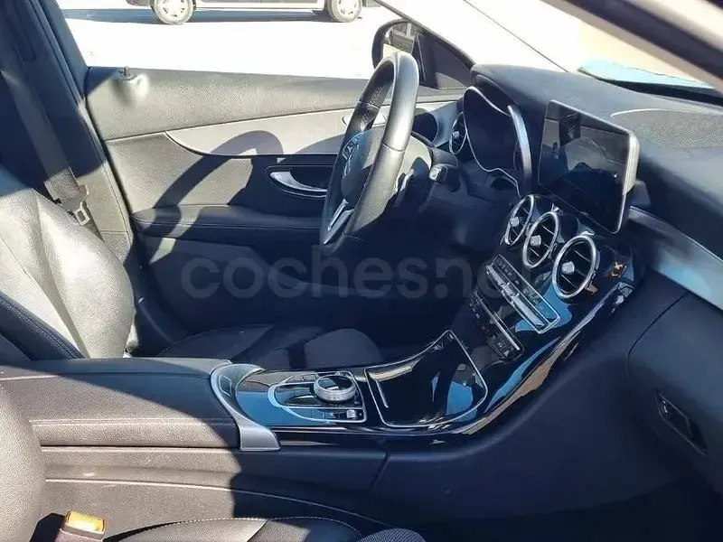 Usado Mercedes C200 160 CV (117 kW) 2019 Negro Familiar