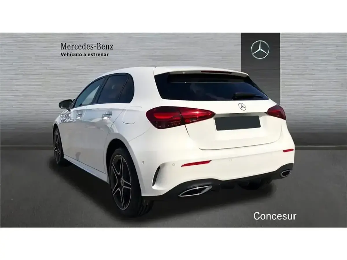Nuevo Mercedes A200 AMG line 150 CV (110 kW) 2025 Blanco polar Berlina