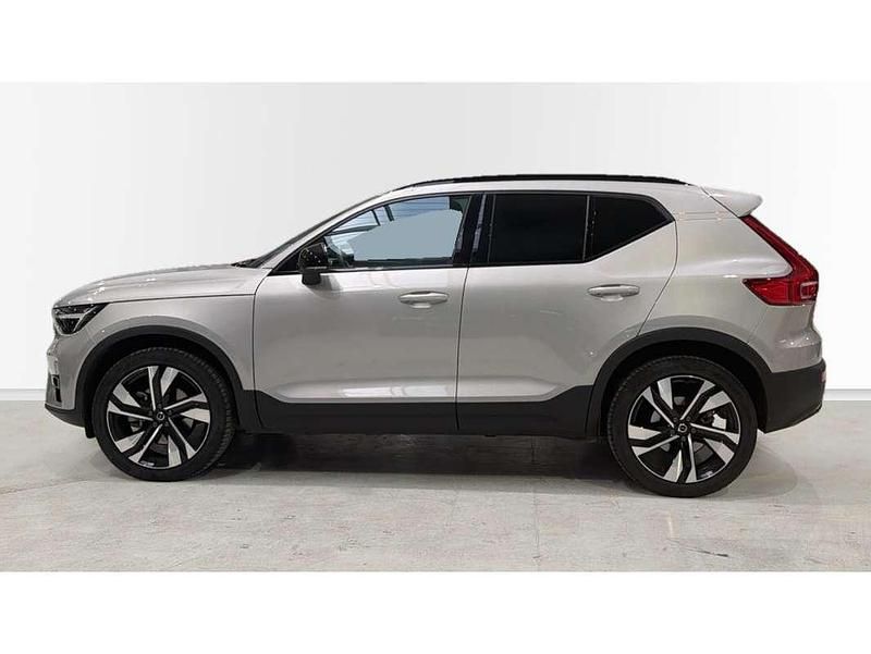 Usado Volvo XC40 Plus 129 CV (94 kW) 2024 Plateado SUV