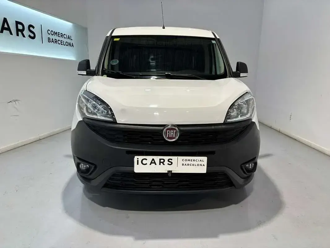 Usado Fiat Doblò 95 CV (69 kW) 2021 Blanco Monovolumen
