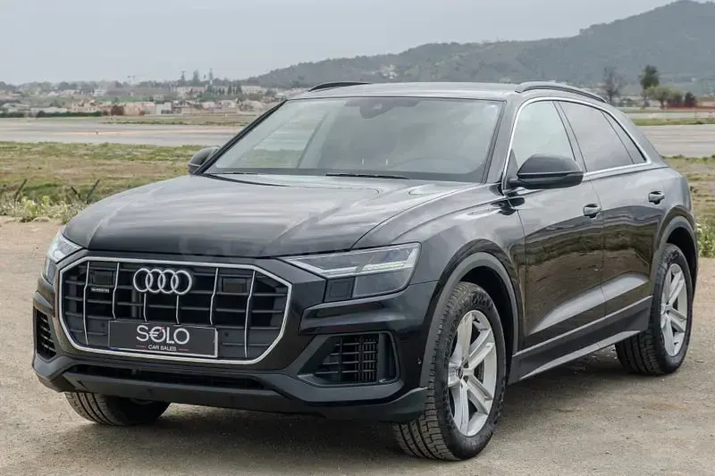 Usado Audi Q8 Ambiente 340 CV (250 kW) 2022 Negro SUV