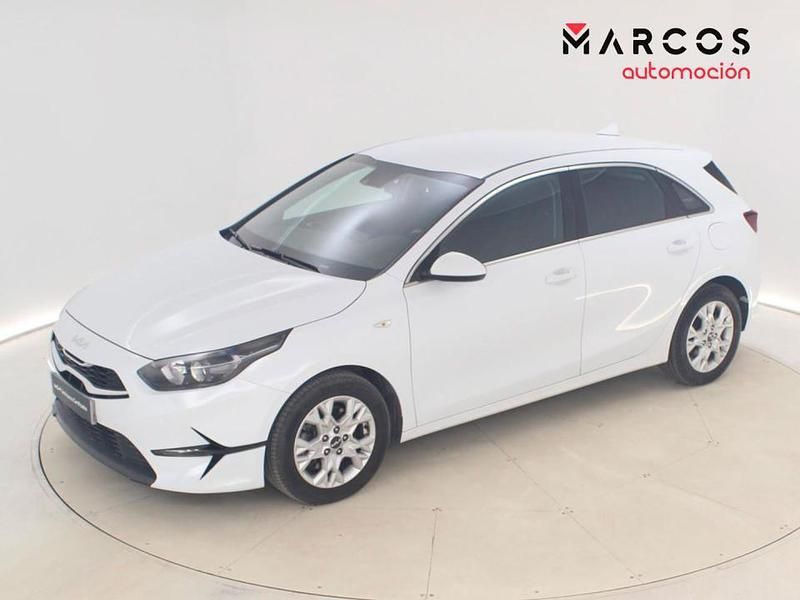 Usado Kia Ceed 100 CV (73 kW) 2024 Blanco Utilitario