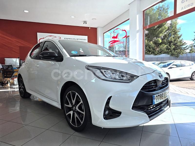 Blanco Usado 2021 Toyota Yaris Hybrid Style Berlina | 18.990 € (Precio justo) - Imagen 1/4