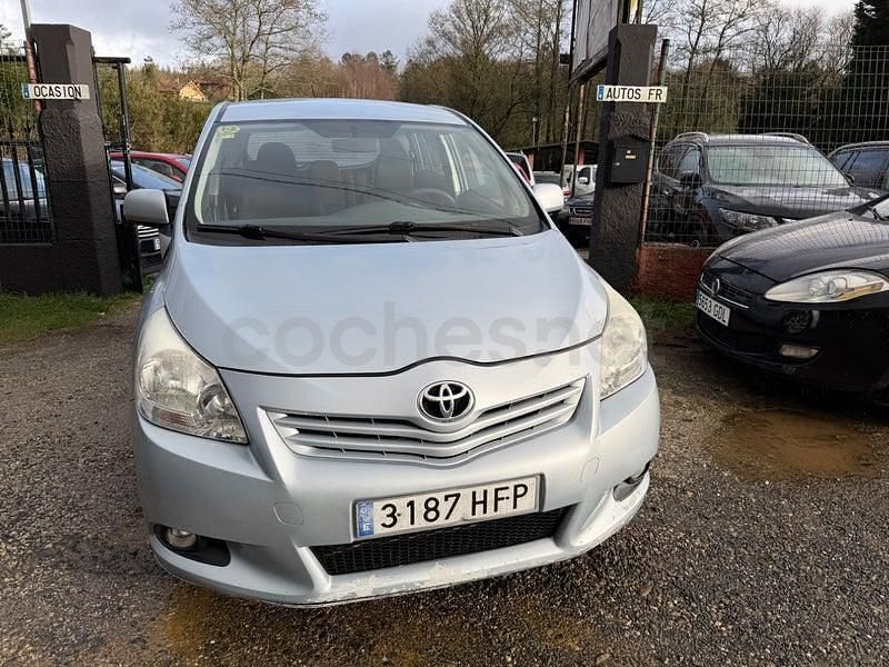 Käytetty Toyota Verso Live 126 HP (92 kW) 2011 Valkoinen Tila-auto