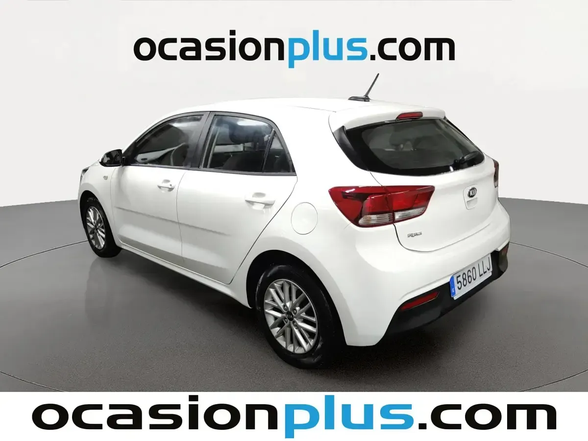 Usado Kia Rio 84 CV (61 kW) 2020 Blanco Utilitario