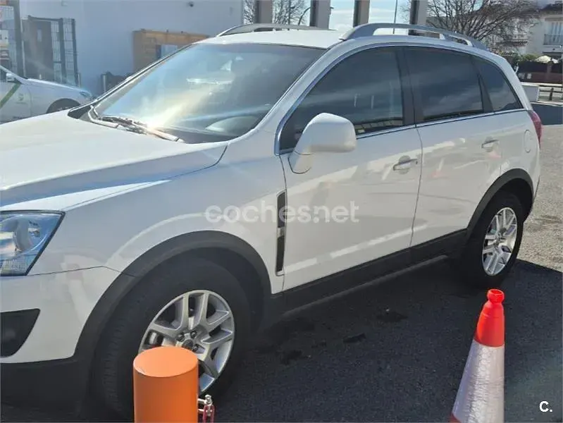 Usado Opel Antara Enjoy 163 CV (119 kW) 2011 Blanco SUV