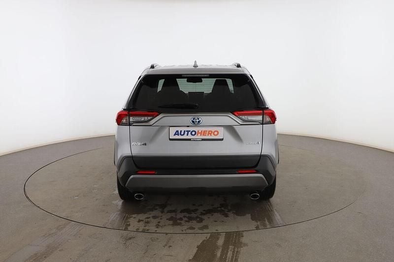 Usado Toyota RAV4 Hybrid Advance 220 CV (161 kW) 2021 Gris SUV