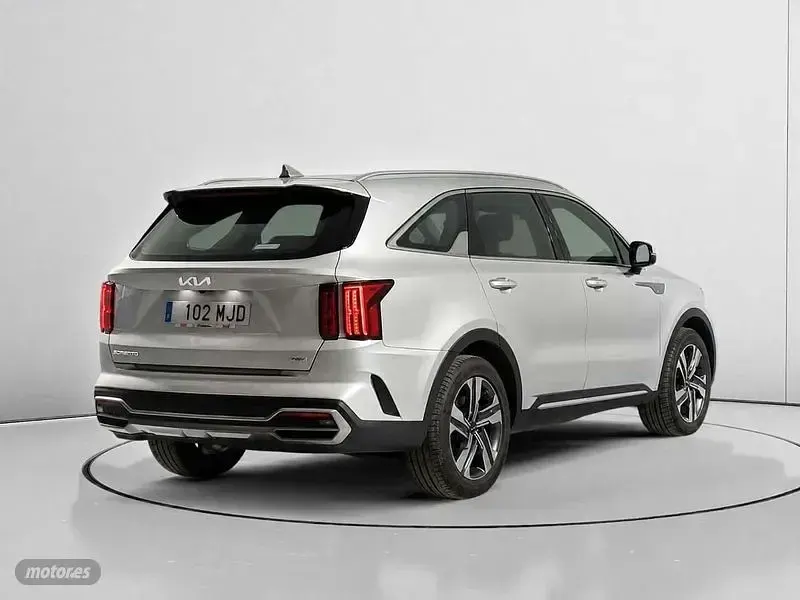 Usado Kia Sorento 265 CV (194 kW) 2023 Gris SUV