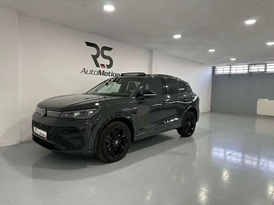Usado VW Tiguan R-line 193 CV (141 kW) 2024 Gris SUV