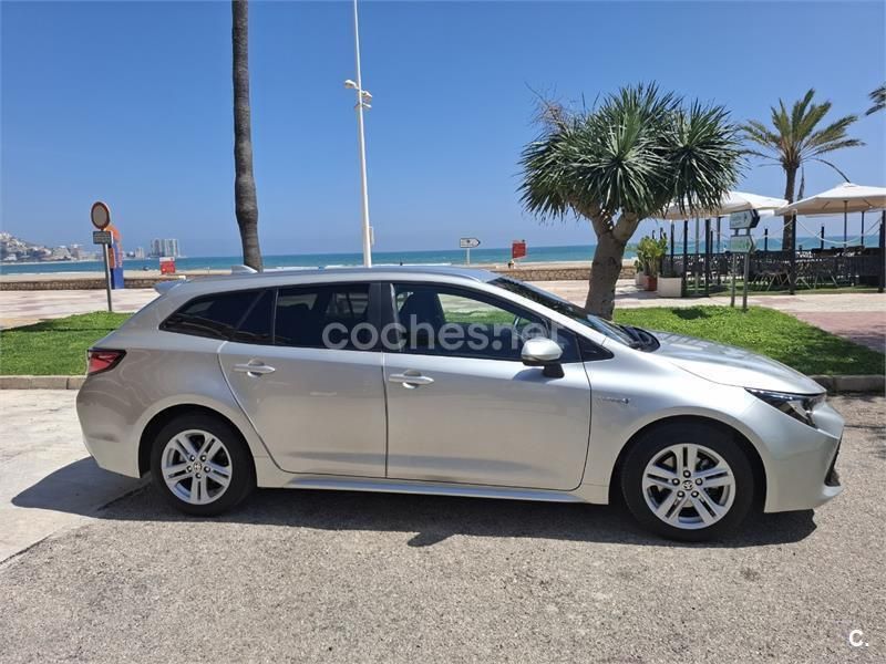 Usado Toyota Corolla Active 122 CV (89 kW) 2021 Gris / plata Familiar