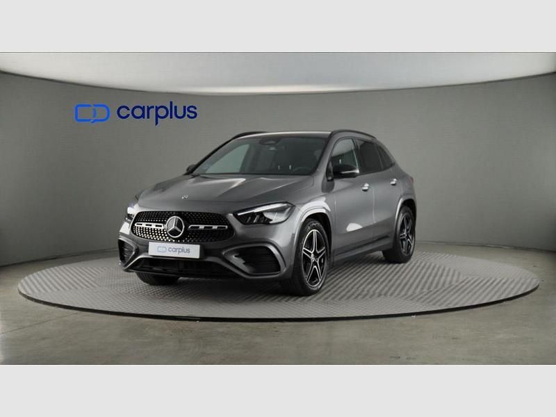 Gris montaña (metalizado) Usado 2024 Mercedes GLA200 SUV | 40.790 € (Precio justo) - Imagen 1/4