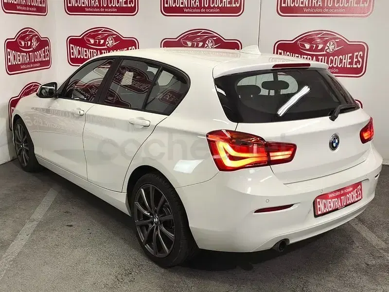Usado BMW 118 Comfort Edition 136 CV (100 kW) 2018 Blanco Utilitario