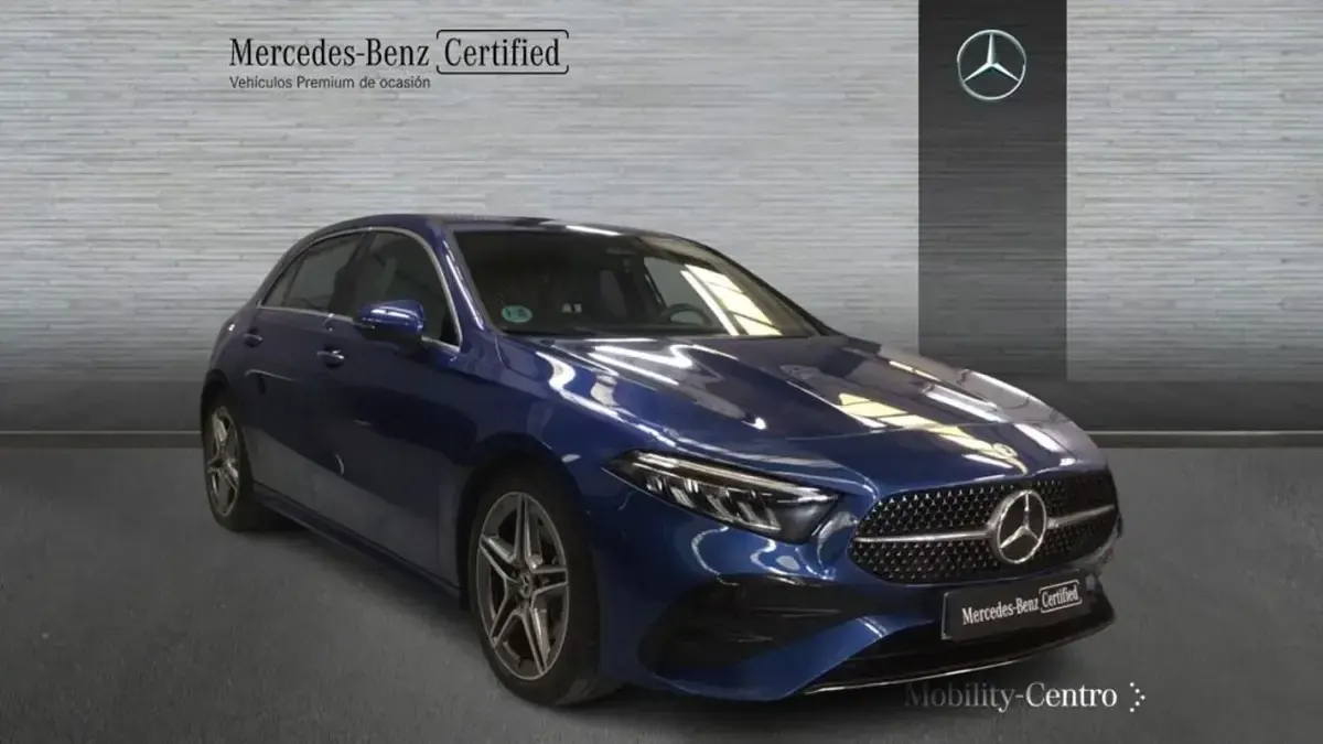 Usado Mercedes A180 116 CV (85 kW) 2024 Azul espectra Berlina