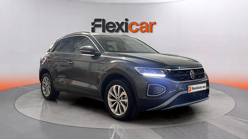 Usado VW T-Roc 116 CV (85 kW) 2024 Gris SUV
