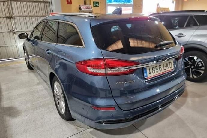 Usado Ford Mondeo Titanium 150 CV (110 kW) 2020 Azul Familiar