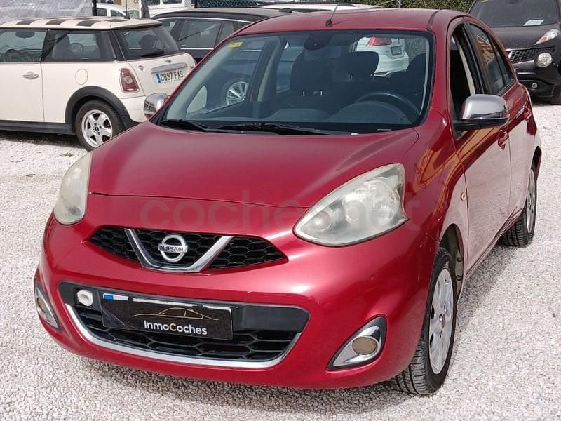 Usado Nissan Micra Acenta 80 CV (58 kW) 2015 Granate Utilitario