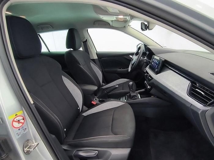 Usado Skoda Scala Selection 115 CV (84 kW) 2025 Gris plata Utilitario