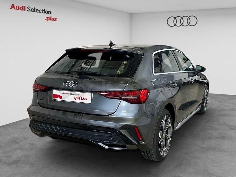 Usado Audi A3 S-Line 204 CV (150 kW) 2025 Gris / plata Berlina