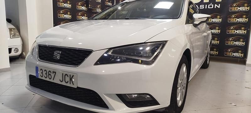 Usado Seat Leon ST FR 125 CV (91 kW) 2015 Blanco Familiar