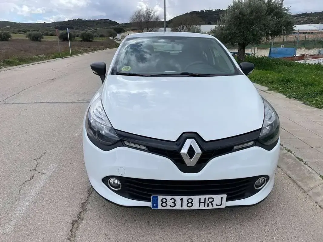 Usado Renault Clio Collection 75 CV (55 kW) 2013 Blanco Utilitario