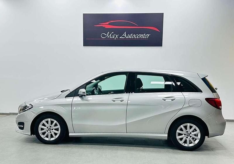Usado Mercedes B200 136 CV (100 kW) 2018 Gris / plata Monovolumen