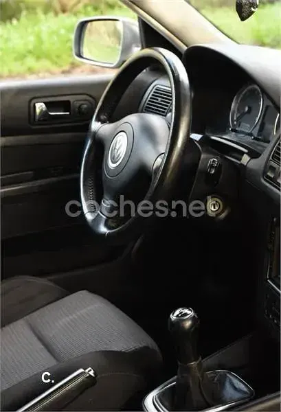 Usado VW Golf IV Highline 130 CV (95 kW) 2003 Negro Berlina