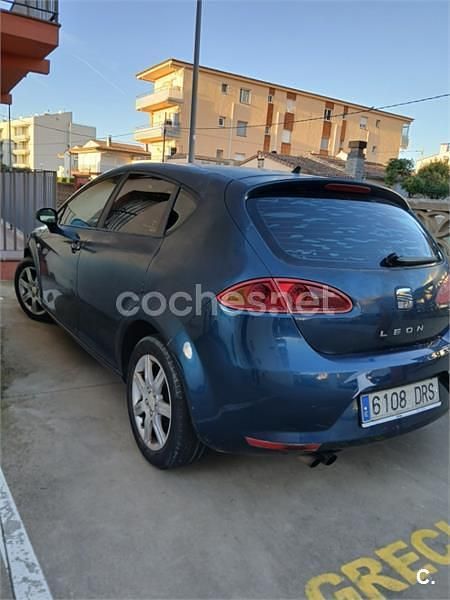 Usado Seat Leon Sport 140 CV (102 kW) 2005 Azul Utilitario