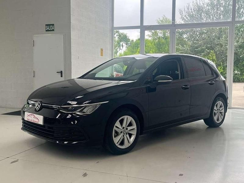 Usado VW Golf VIII Life 131 CV (96 kW) 2022 Negro Berlina