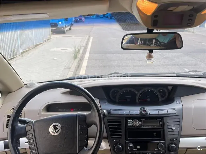 Usado SsangYong Rodius Limited 165 CV (121 kW) 2009 Negro Monovolumen