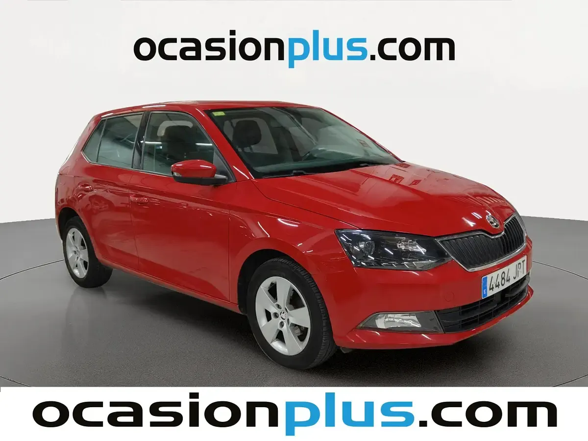 Usado Skoda Fabia 90 CV (66 kW) 2016 Rojo Utilitario