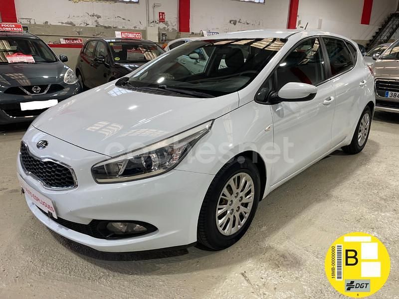 Blanco Usado 2015 Kia Ceed GT Berlina | 7490 € (Buen precio) - Imagen 1/4