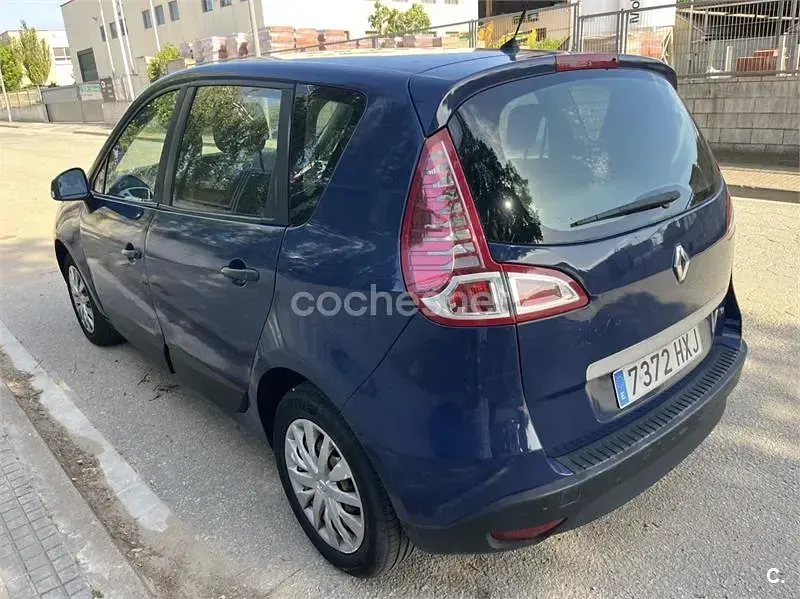 Usado Renault Scénic III Expression 115 CV (84 kW) 2014 Azul Monovolumen