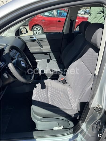 Usado VW Polo Conceptline 55 CV (40 kW) 2002 Gris / plata Berlina