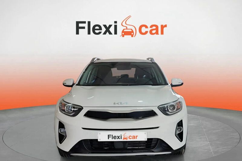 Usado Kia Stonic 84 CV (61 kW) 2023 Blanco SUV