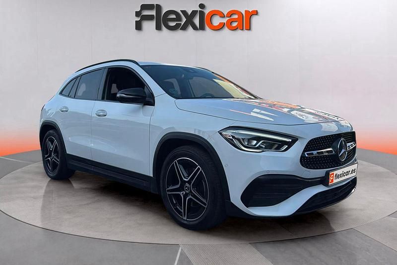 Blanco Usado 2021 Mercedes GLA200 SUV | 28.990 € (Un poco caro) - Imagen 1/4
