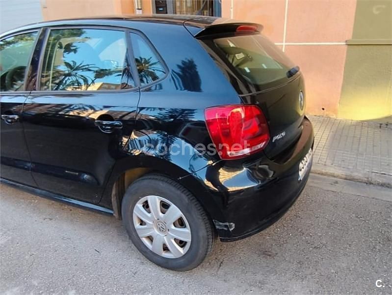 Usado VW Polo Advance 60 CV (44 kW) 2012 Negro Berlina