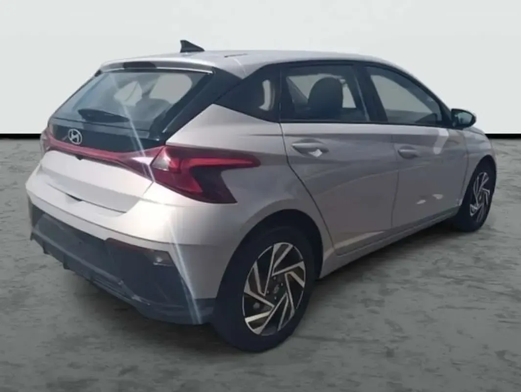 Nuevo Hyundai i20 90 CV (66 kW) 2026 Gris Utilitario