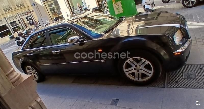 Usado Chrysler 300C Touring 218 CV (160 kW) 2006 Negro Familiar