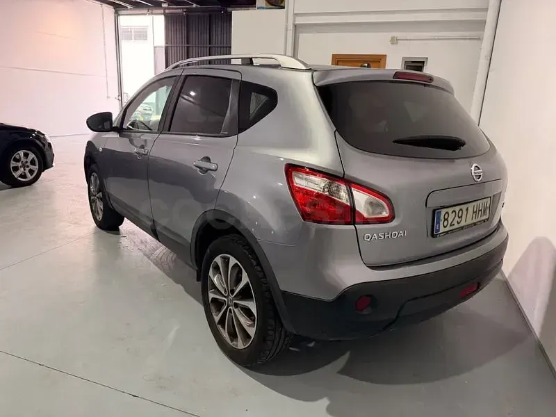 Usado Nissan Qashqai Tekna 110 CV (80 kW) 2011 Gris / plata SUV