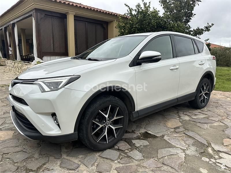 Usado Toyota RAV4 Executive 143 CV (105 kW) 2016 Blanco SUV