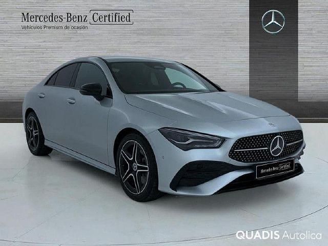 Usado Mercedes CLA220 190 CV (139 kW) 2025 Plata hightech Berlina