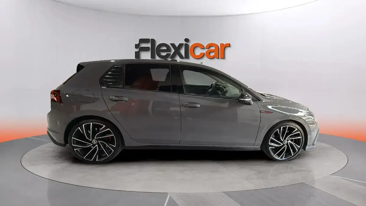 Usado VW Golf VIII GTI 265 CV (194 kW) 2024 Gris Berlina