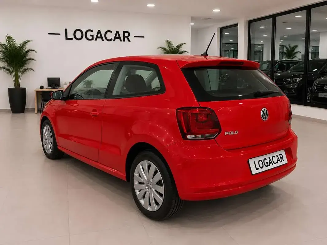 Usado VW Polo Advance 70 CV (51 kW) 2012 Rojo Utilitario